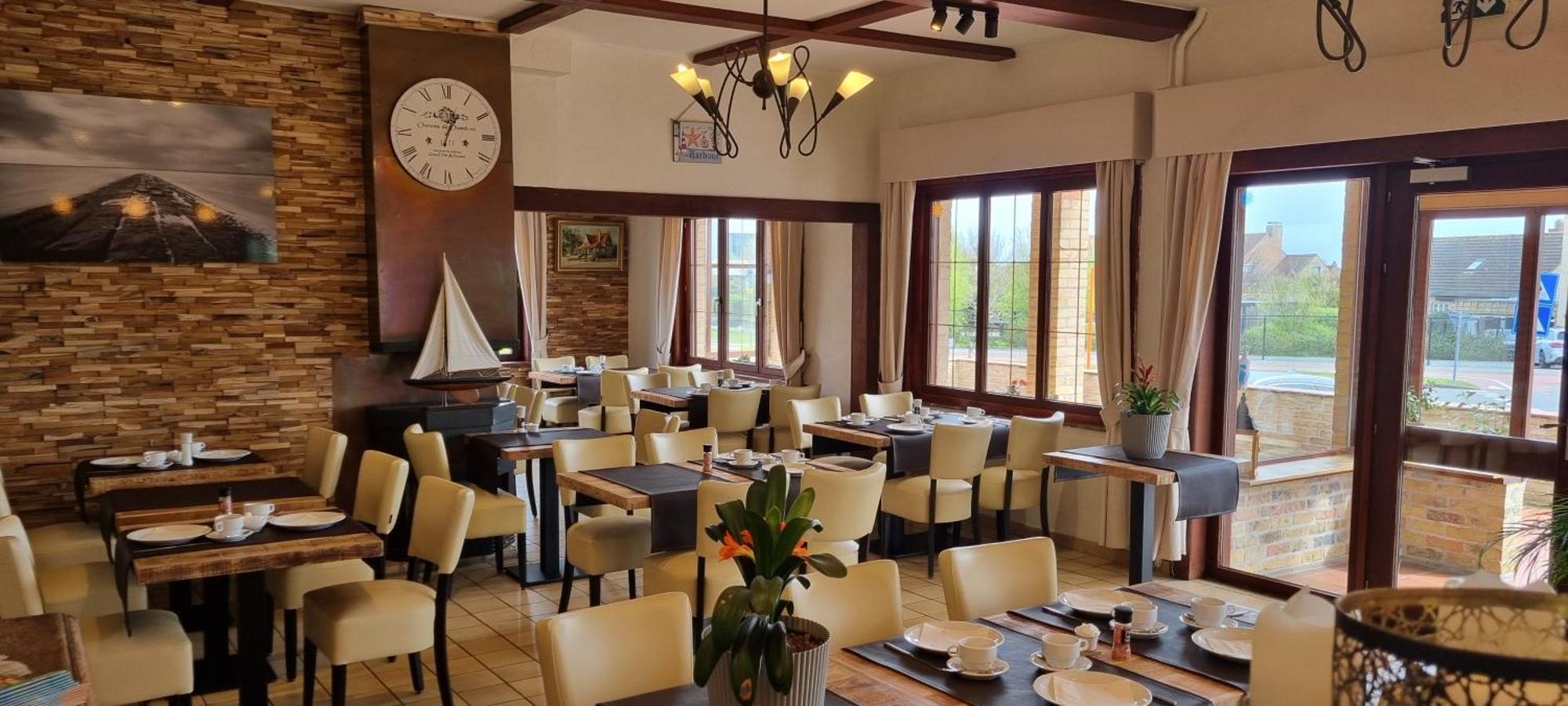 Hotel Westendia And Free Parking Top Breakfast Westende Exteriér fotografie